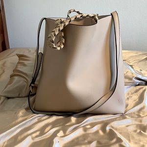 brand : jules kae, color rose gold/ light cream, big bag used but is great shape